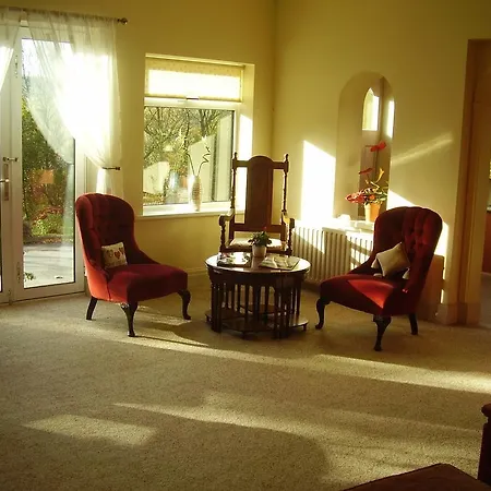 Barnfield House 4*